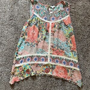 Cute flirty Spense summer top!